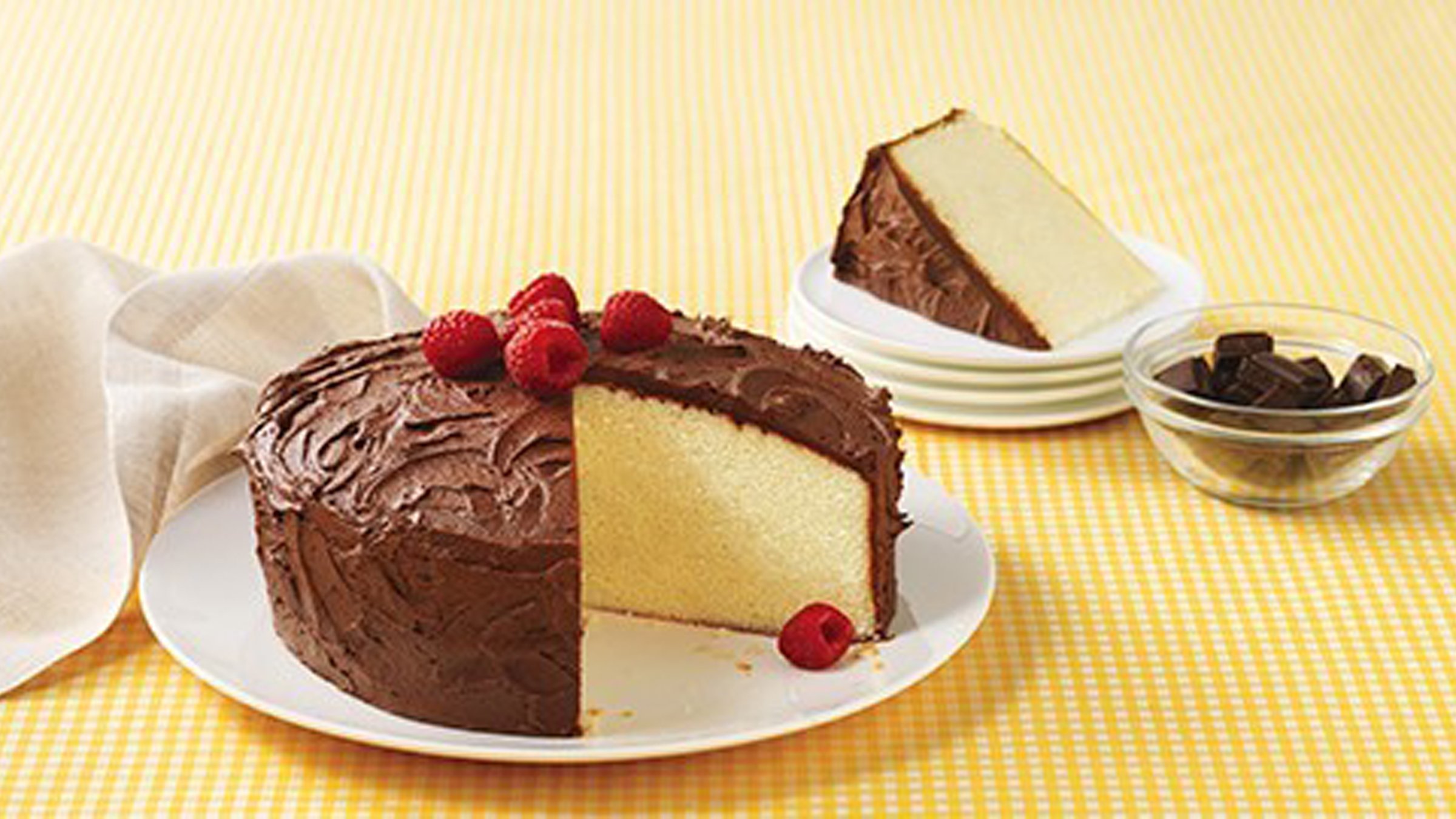 Chocolate Vanilla Cake White Wings